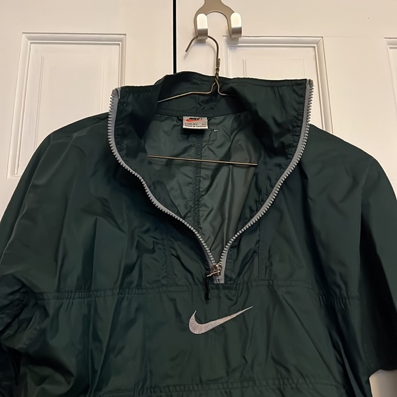 Nike Pullover - Picture 2 of 7